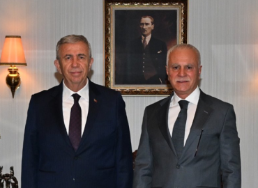 Koray Aydın: Mansur Başkanımızın alnı açık, başı diktir !