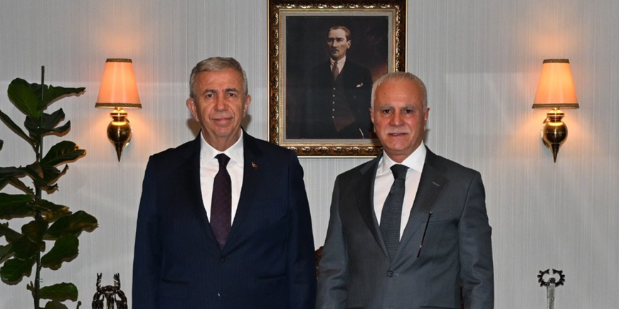 Koray Aydın: Mansur Başkanımızın alnı açık, başı diktir !